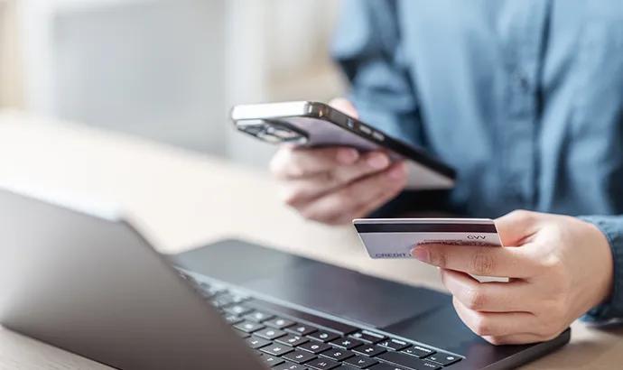 Moderne Finanz-Webanwendung mit Fokus auf Barrierefreiheit, WCAG 2.2 und wiederverwendbaren React-Komponenten